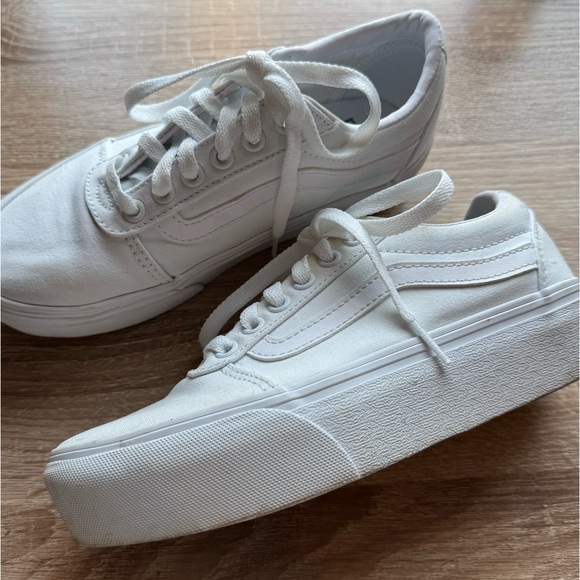 Women’s Vans Old Skool Stackform Shoe in True White Size 5.5 Skate Urban - Picture 2 of 6